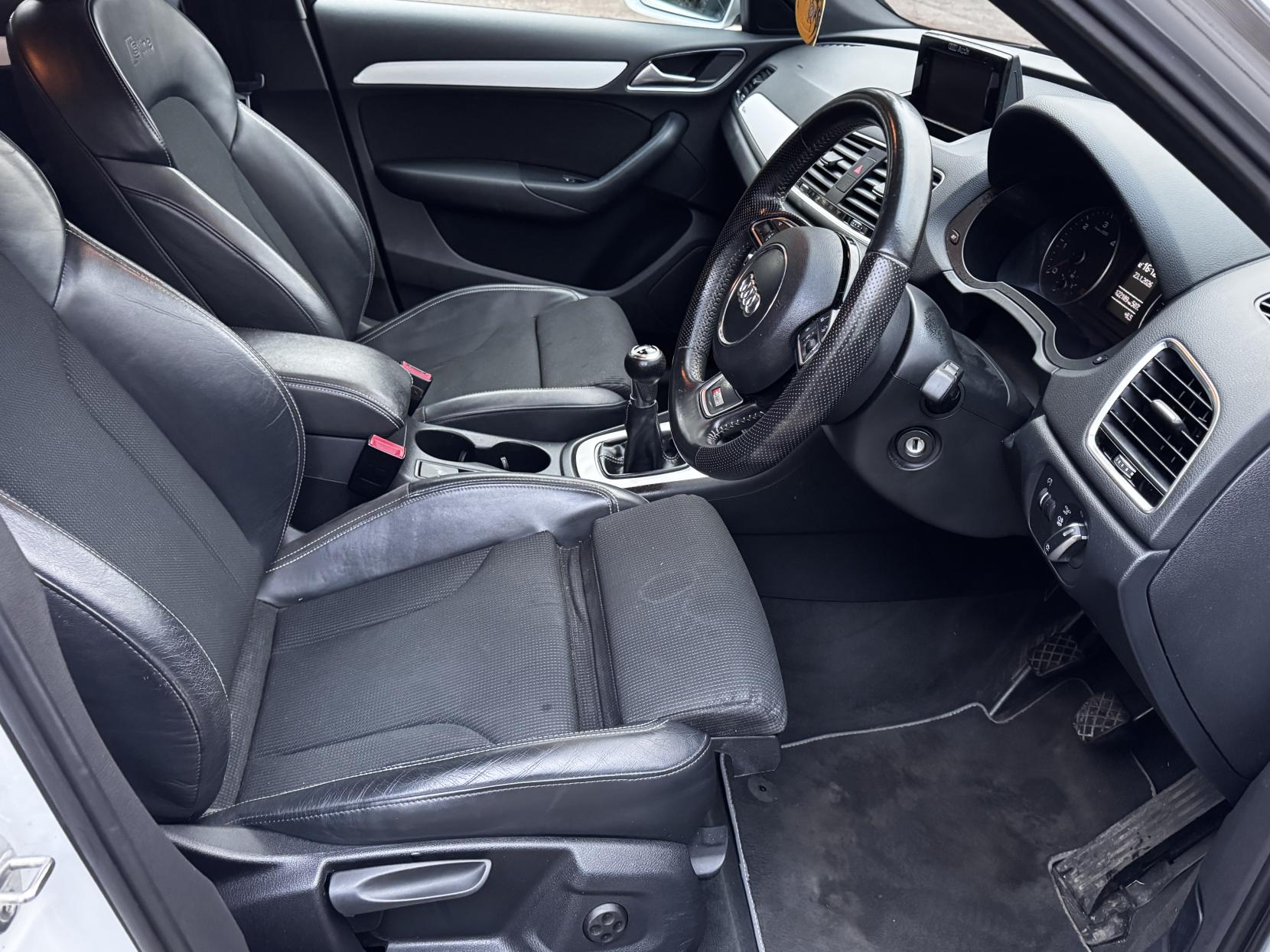 Audi Q3 2.0 TDI S line SUV 5dr Diesel Manual Euro 6 (s/s) (150 ps)