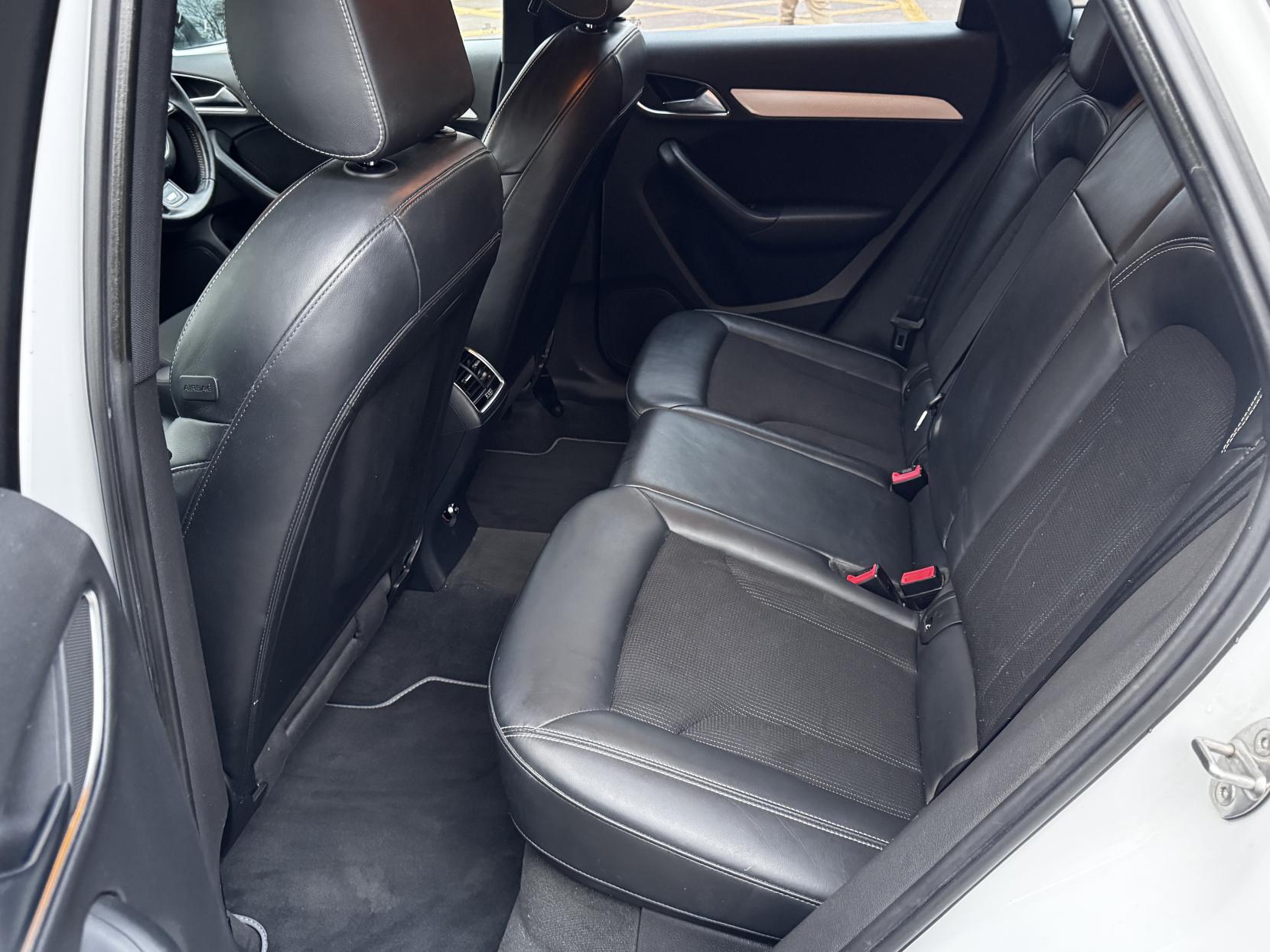 Audi Q3 2.0 TDI S line SUV 5dr Diesel Manual Euro 6 (s/s) (150 ps)