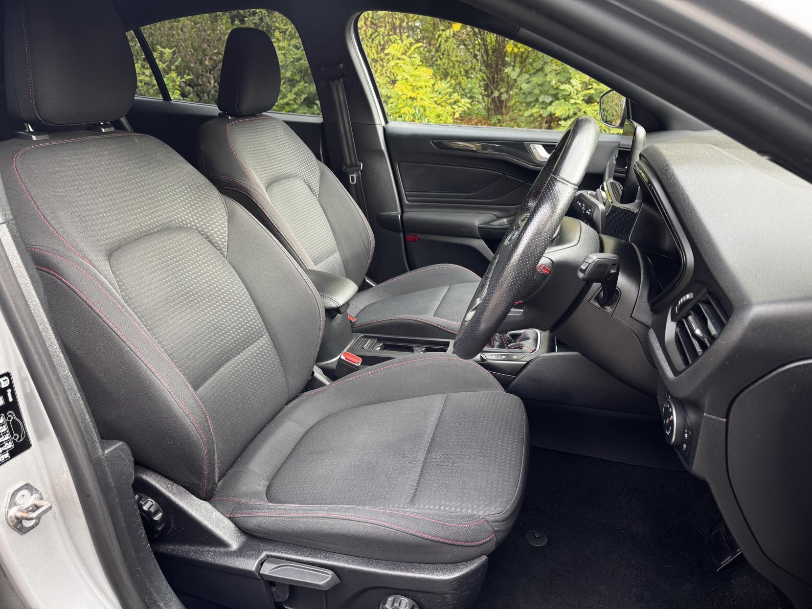 Ford Focus 1.0T EcoBoost ST-Line Hatchback 5dr Petrol Manual Euro 6 (s/s) (125 ps)