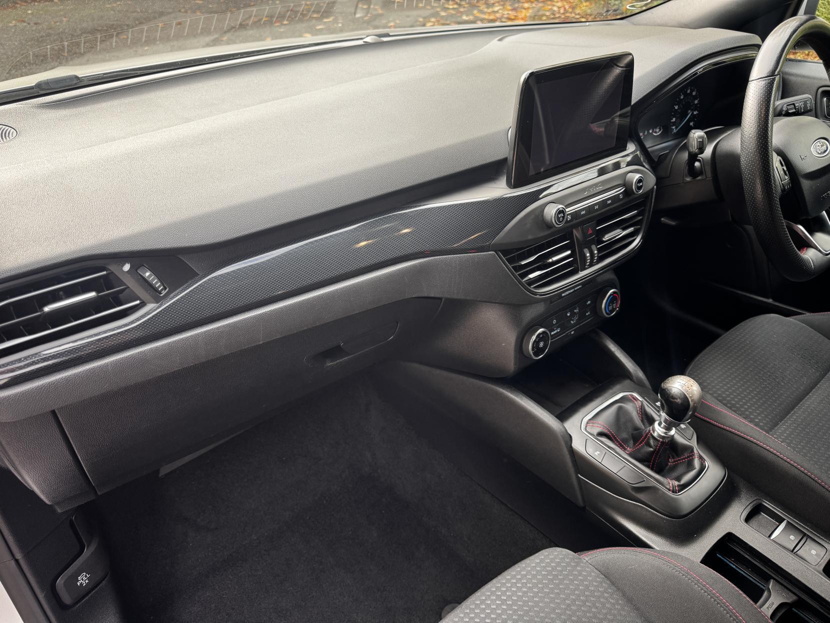 Ford Focus 1.0T EcoBoost ST-Line Hatchback 5dr Petrol Manual Euro 6 (s/s) (125 ps)