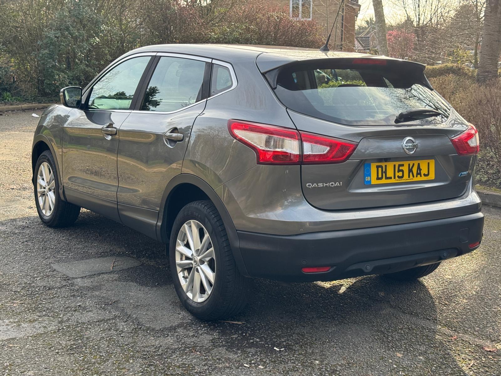 Nissan Qashqai 1.5 dCi Acenta SUV 5dr Diesel Manual 2WD Euro 5 (s/s) (110 ps)