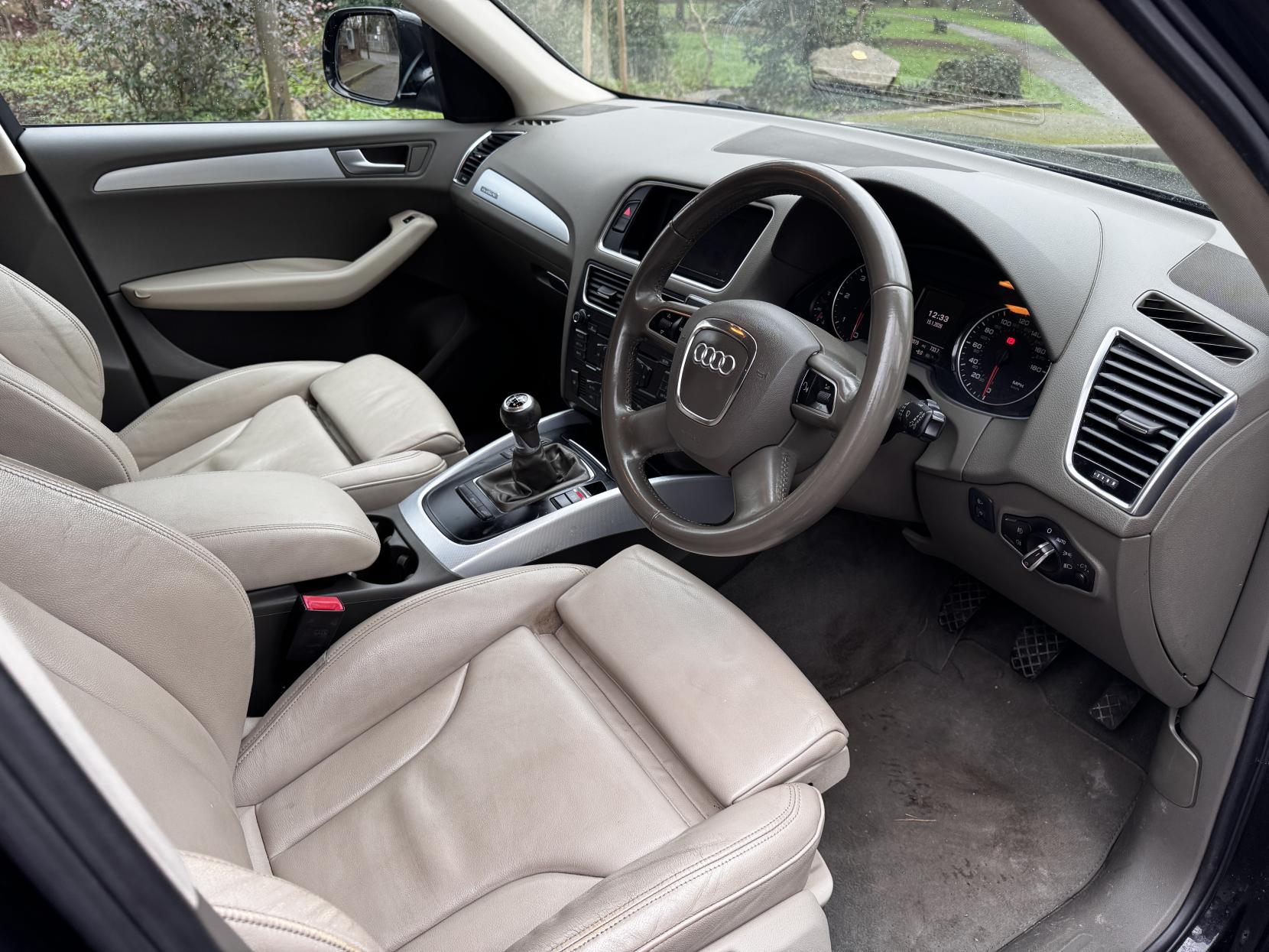 Audi Q5 2.0 TDI SE SUV 5dr Diesel Manual quattro Euro 5 (s/s) (170 ps)