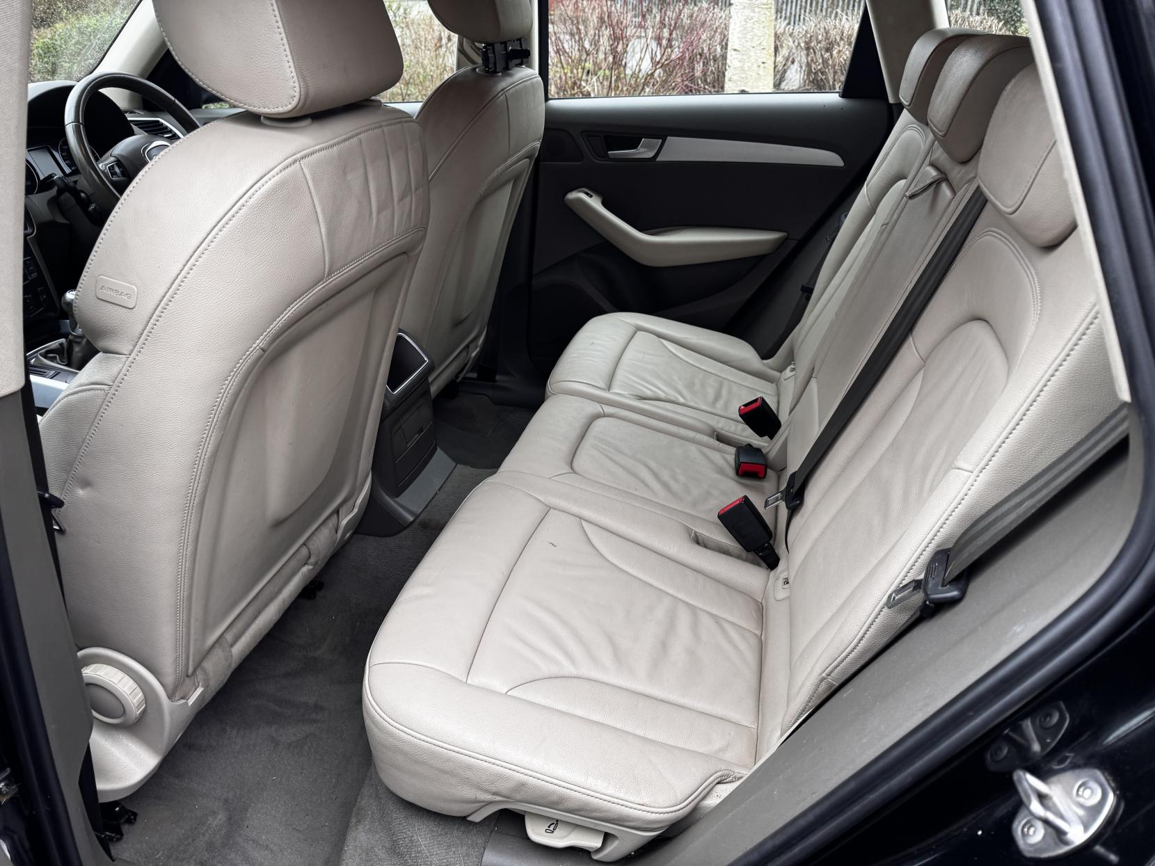 Audi Q5 2.0 TDI SE SUV 5dr Diesel Manual quattro Euro 5 (s/s) (170 ps)