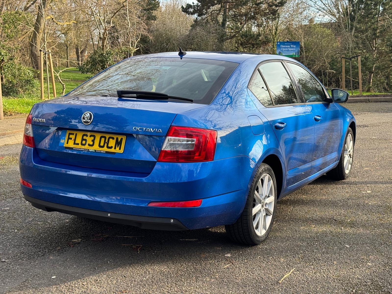 Skoda Octavia 2.0 TDI Elegance Hatchback 5dr Diesel Manual Euro 5 (s/s) (150 ps)