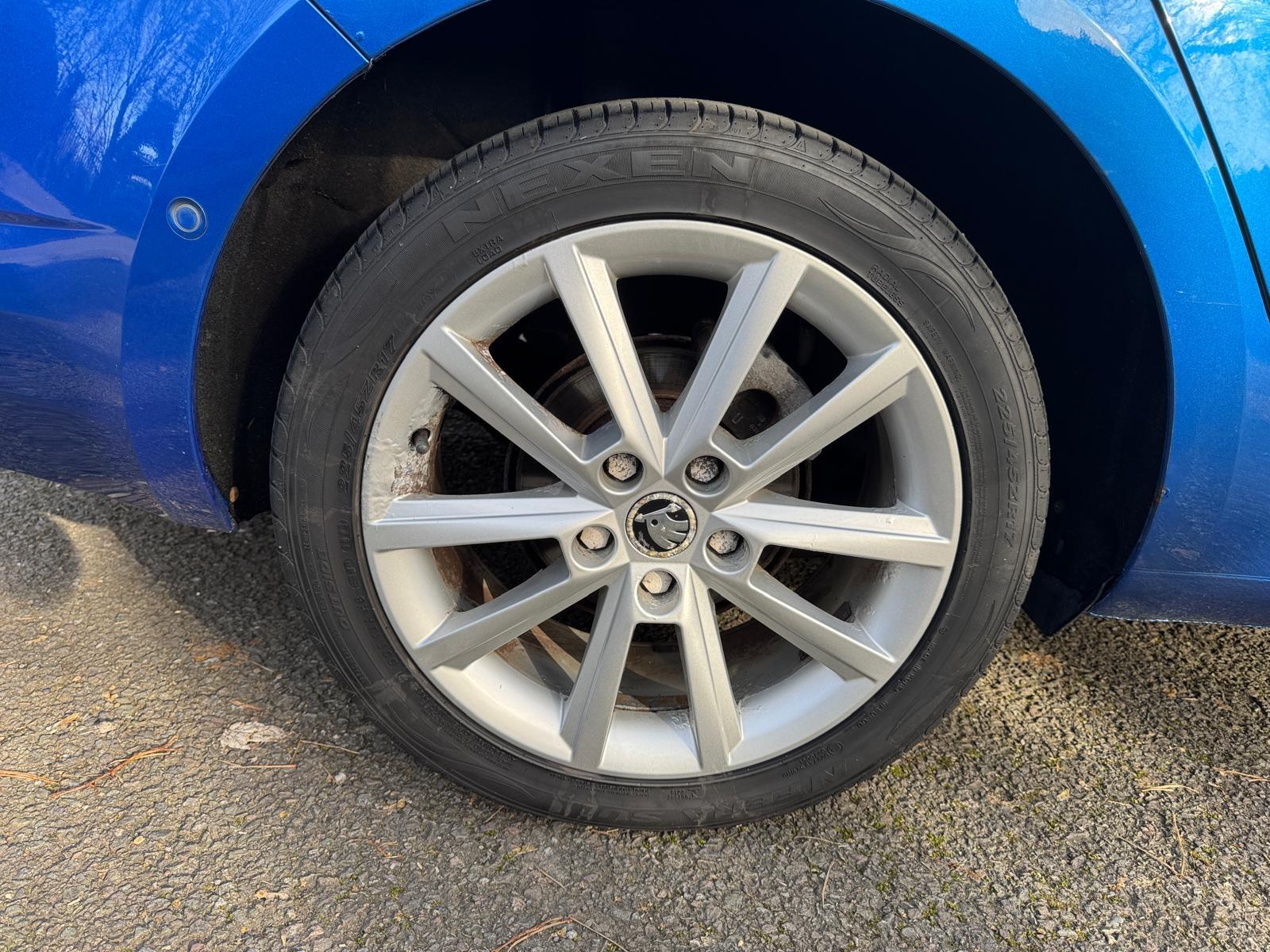 Skoda Octavia 2.0 TDI Elegance Hatchback 5dr Diesel Manual Euro 5 (s/s) (150 ps)