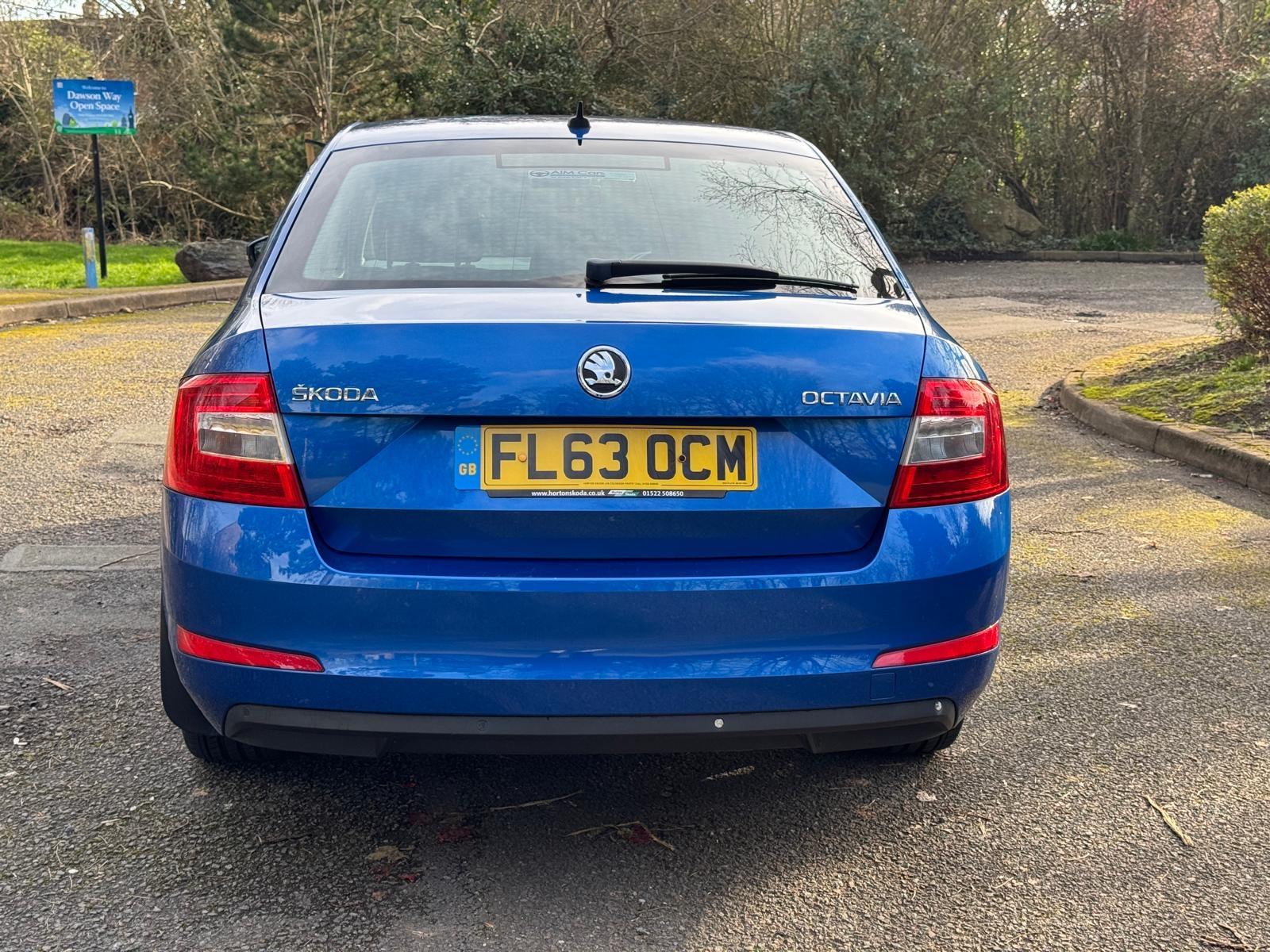 Skoda Octavia 2.0 TDI Elegance Hatchback 5dr Diesel Manual Euro 5 (s/s) (150 ps)