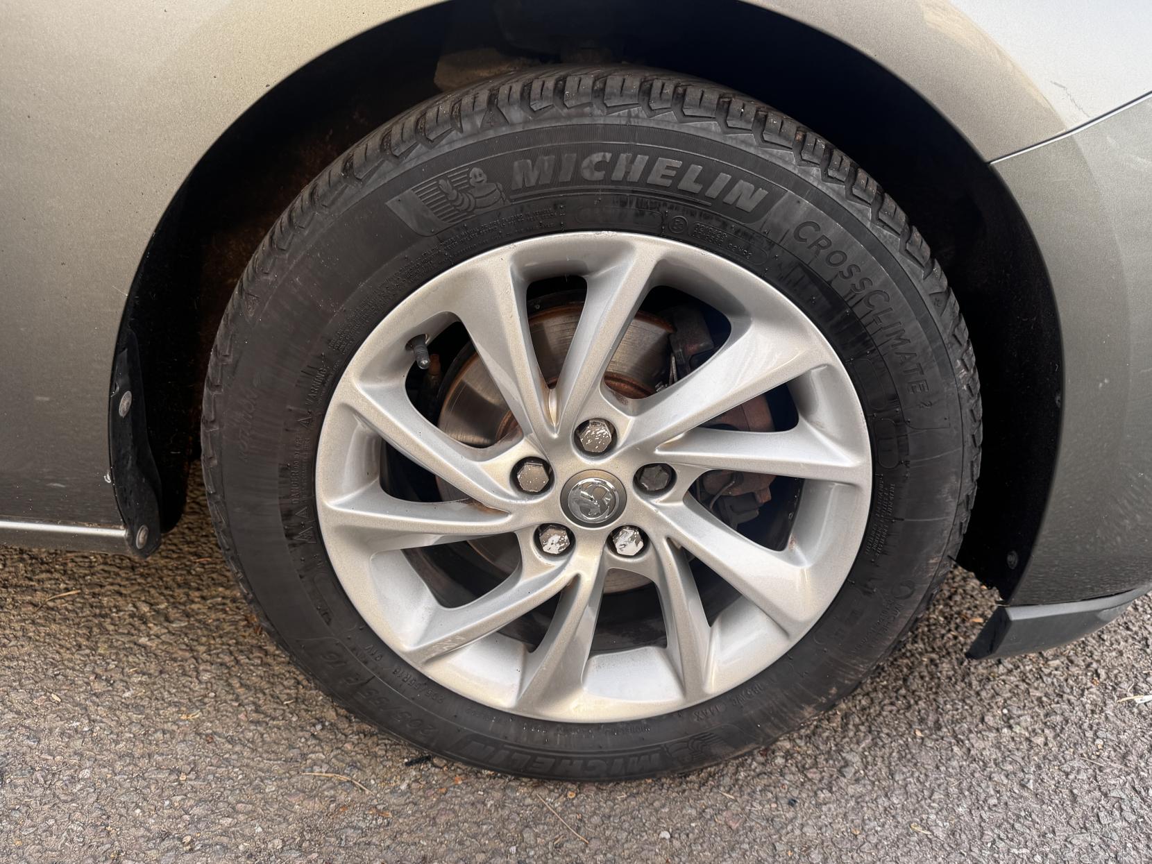 Vauxhall Astra 1.6 CDTi ecoTEC BlueInjection Design Sports Tourer 5dr Diesel Manual Euro 6 (s/s) (110 ps)