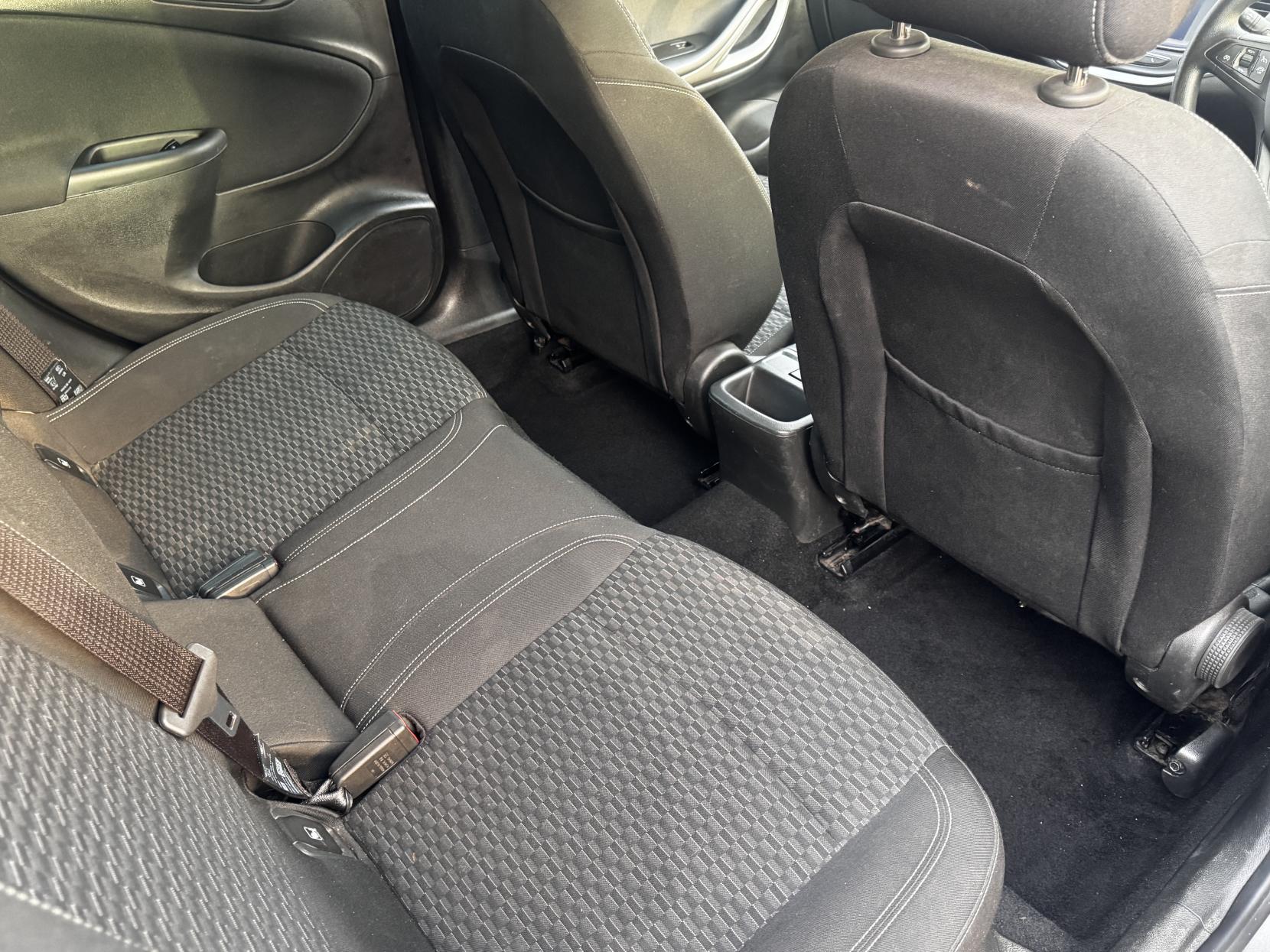 Vauxhall Astra 1.6 CDTi ecoTEC BlueInjection Design Sports Tourer 5dr Diesel Manual Euro 6 (s/s) (110 ps)