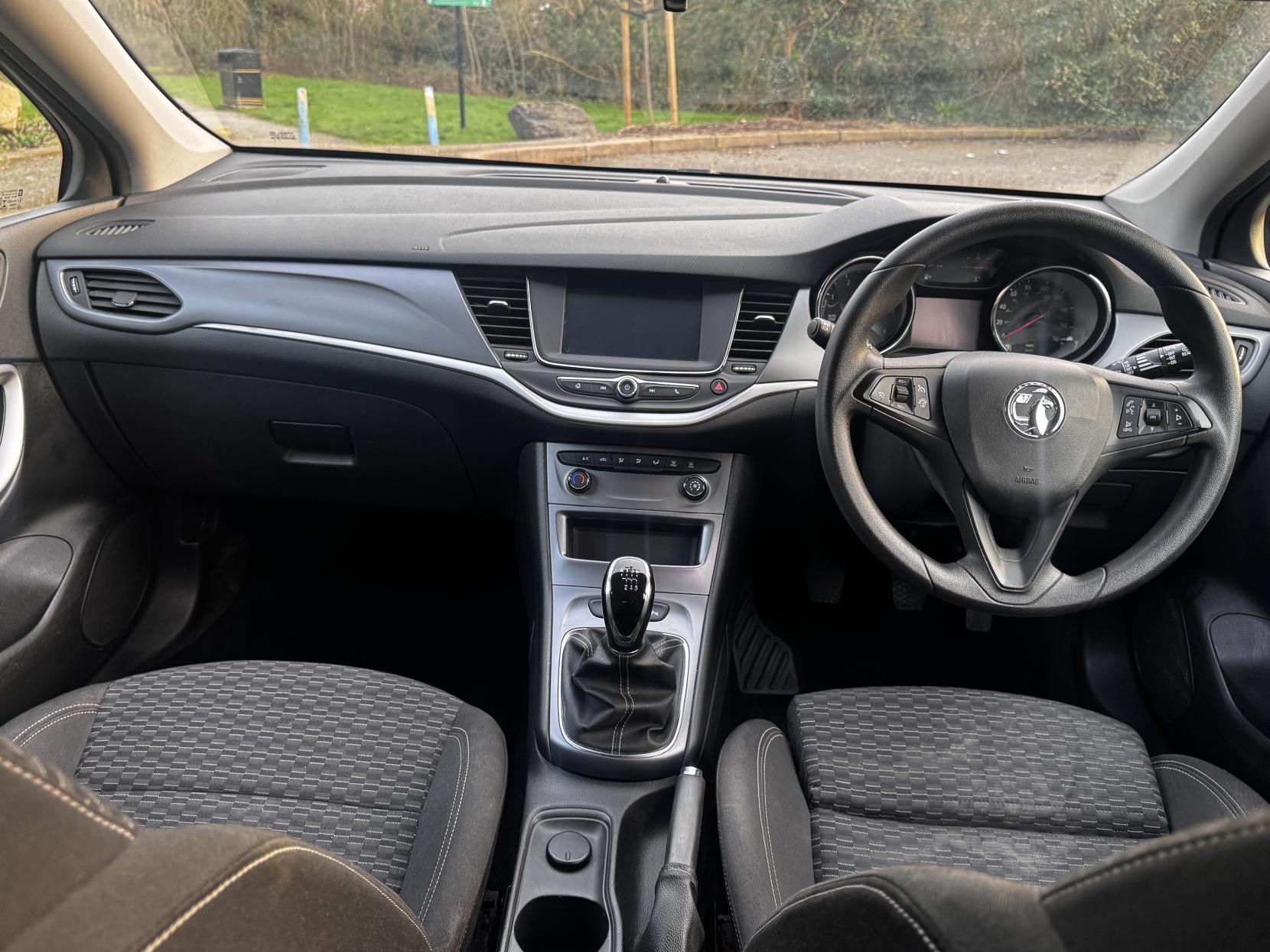 Vauxhall Astra 1.6 CDTi ecoTEC BlueInjection Design Sports Tourer 5dr Diesel Manual Euro 6 (s/s) (110 ps)