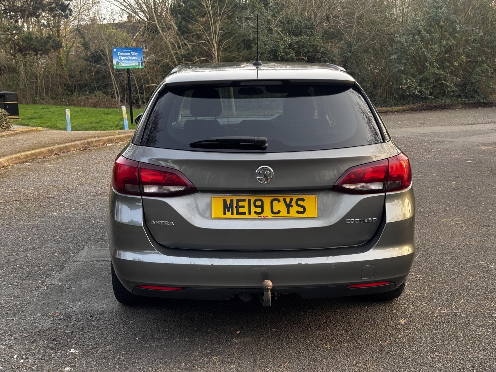 Vauxhall Astra 1.6 CDTi ecoTEC BlueInjection Design Sports Tourer 5dr Diesel Manual Euro 6 (s/s) (110 ps)