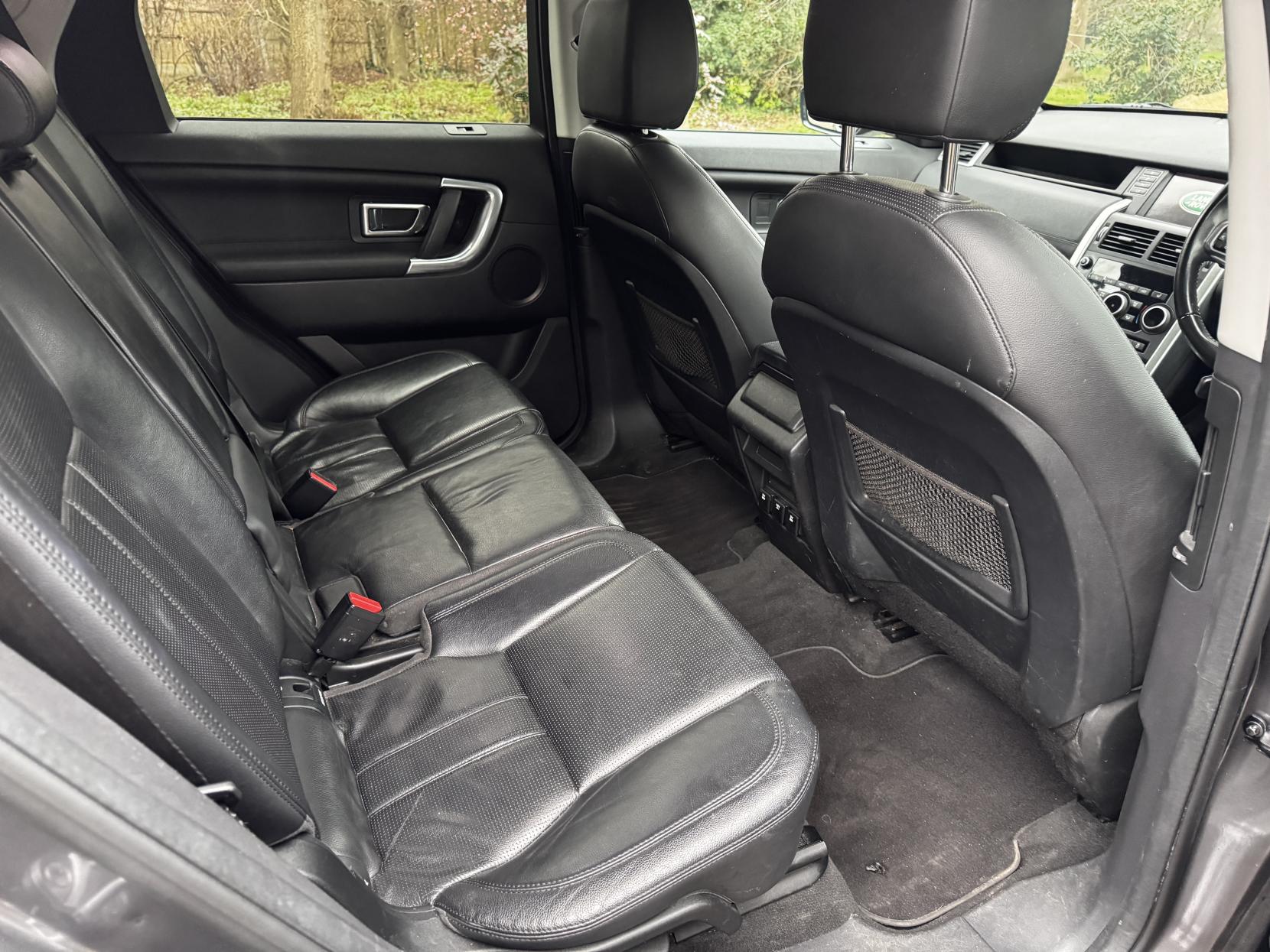 Land Rover Discovery Sport 2.0 TD4 HSE Black SUV 5dr Diesel Auto 4WD Euro 6 (s/s) (180 ps)