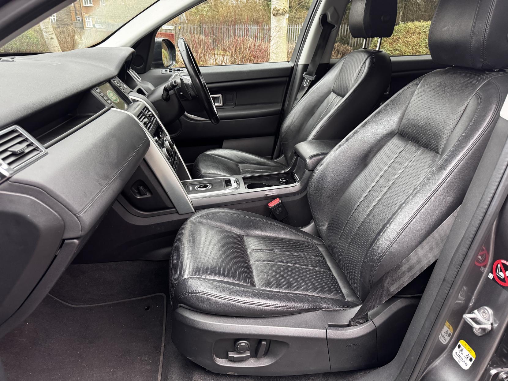 Land Rover Discovery Sport 2.0 TD4 HSE Black SUV 5dr Diesel Auto 4WD Euro 6 (s/s) (180 ps)