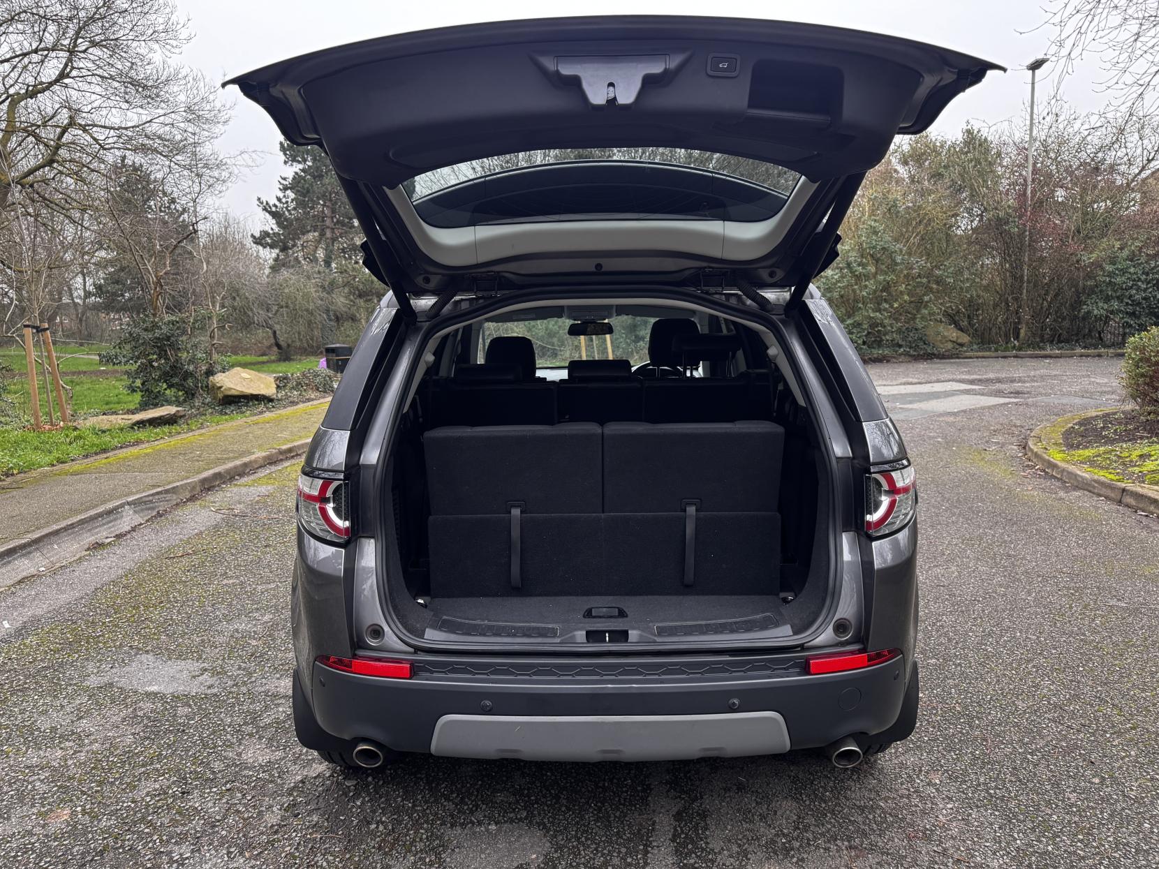 Land Rover Discovery Sport 2.0 TD4 HSE Black SUV 5dr Diesel Auto 4WD Euro 6 (s/s) (180 ps)