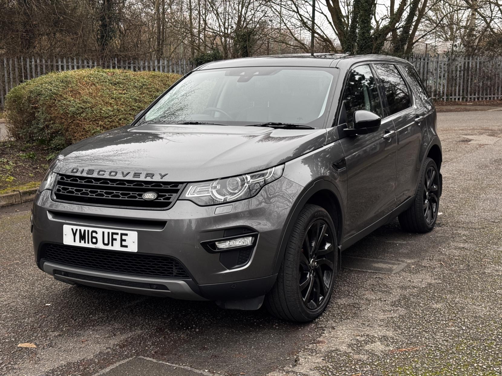 Land Rover Discovery Sport 2.0 TD4 HSE Black SUV 5dr Diesel Auto 4WD Euro 6 (s/s) (180 ps)
