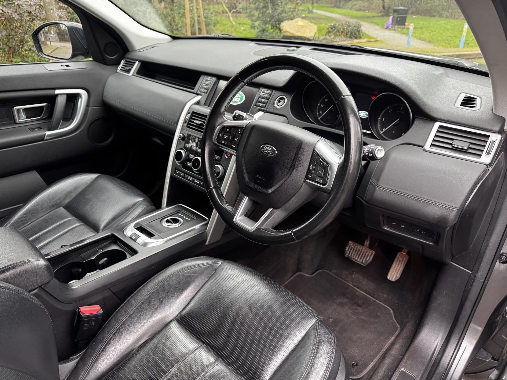 Land Rover Discovery Sport 2.0 TD4 HSE Black SUV 5dr Diesel Auto 4WD Euro 6 (s/s) (180 ps)