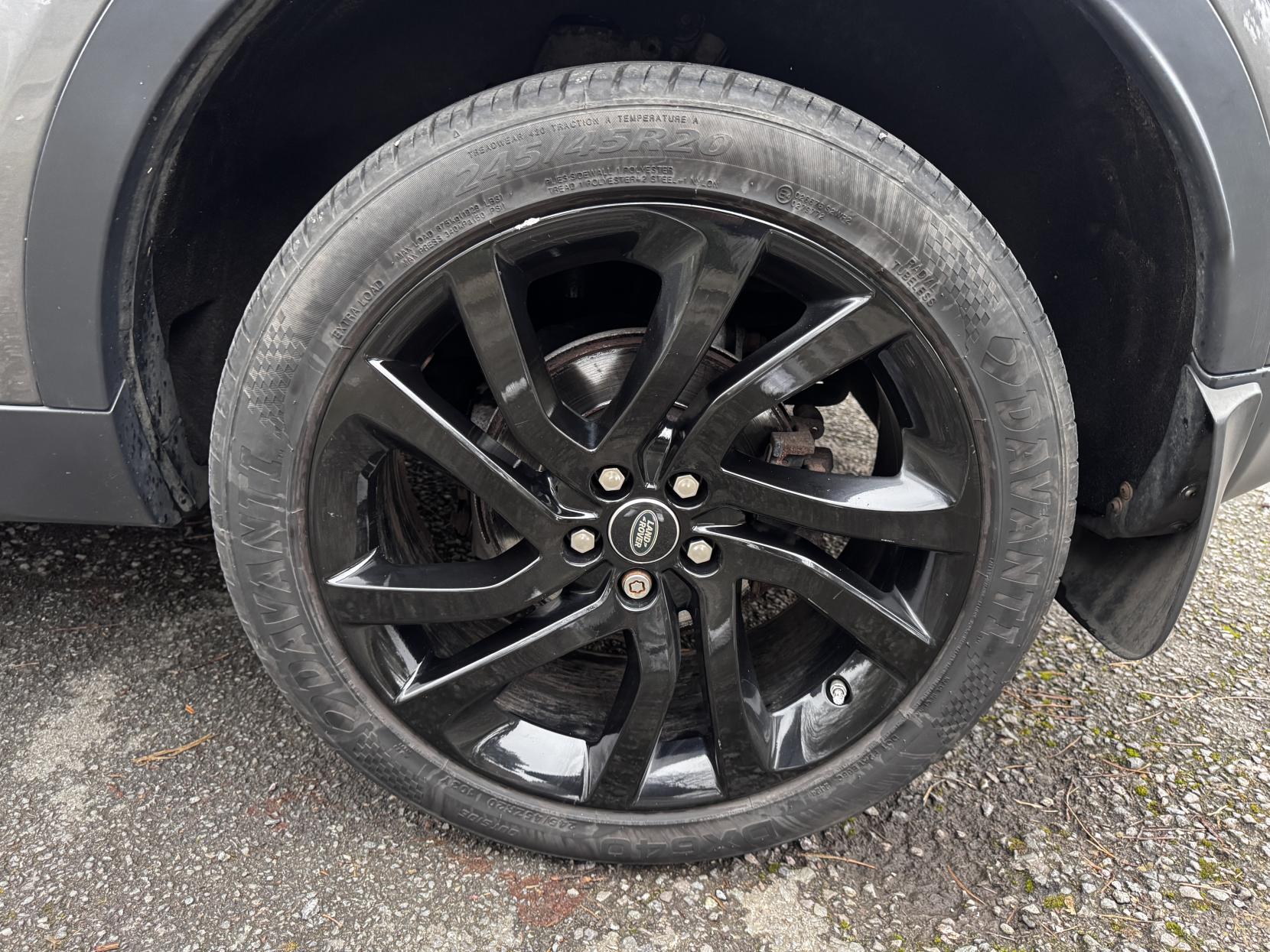 Land Rover Discovery Sport 2.0 TD4 HSE Black SUV 5dr Diesel Auto 4WD Euro 6 (s/s) (180 ps)