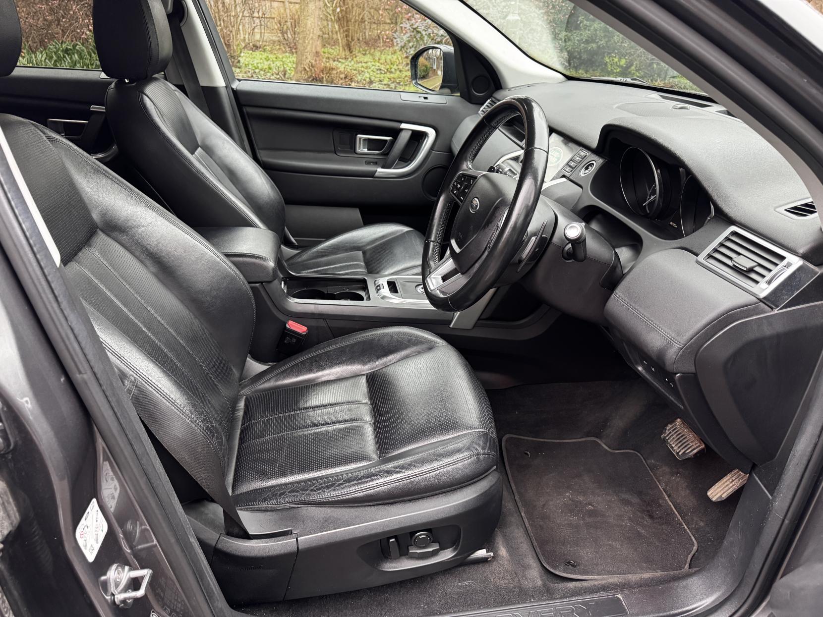 Land Rover Discovery Sport 2.0 TD4 HSE Black SUV 5dr Diesel Auto 4WD Euro 6 (s/s) (180 ps)