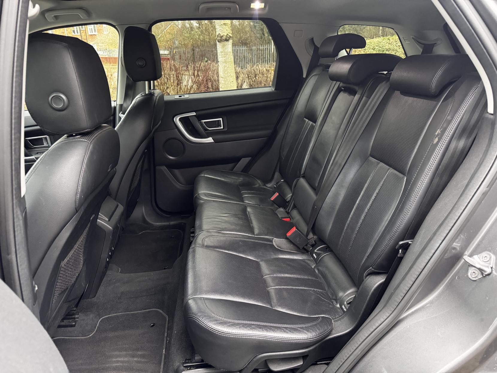 Land Rover Discovery Sport 2.0 TD4 HSE Black SUV 5dr Diesel Auto 4WD Euro 6 (s/s) (180 ps)