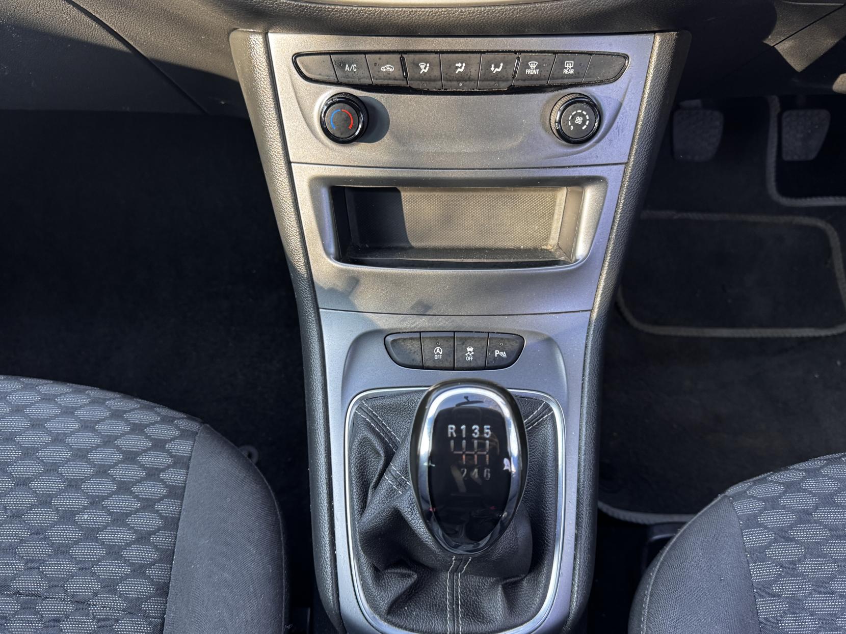 Vauxhall Astra 1.6 CDTi BlueInjection Tech Line Nav Hatchback 5dr Diesel Manual Euro 6 (s/s) (136 ps)