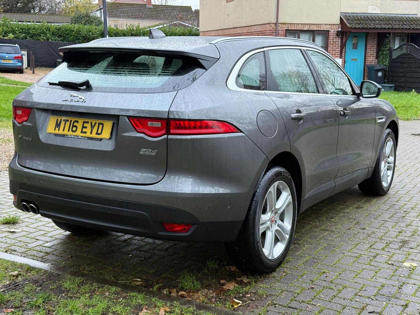 Jaguar F-PACE 2.0 D180 Portfolio SUV 5dr Diesel Auto AWD Euro 6 (s/s) (180 ps)