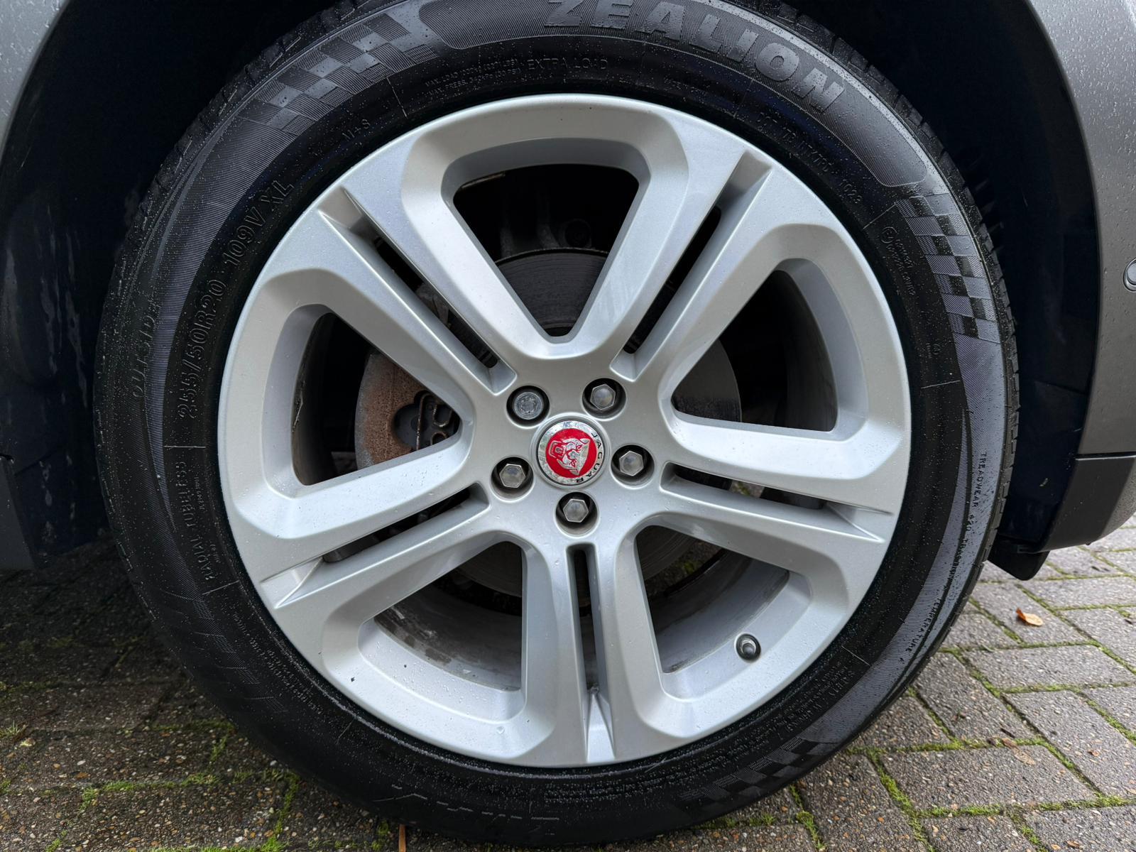 Jaguar F-PACE 2.0 D180 Portfolio SUV 5dr Diesel Auto AWD Euro 6 (s/s) (180 ps)