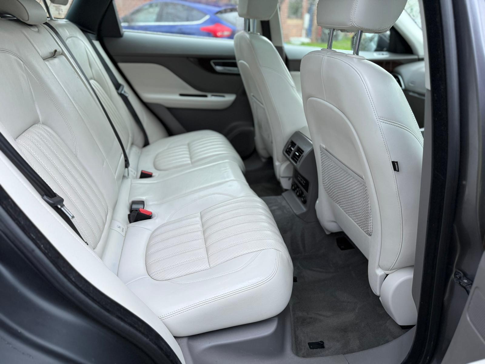 Jaguar F-PACE 2.0 D180 Portfolio SUV 5dr Diesel Auto AWD Euro 6 (s/s) (180 ps)