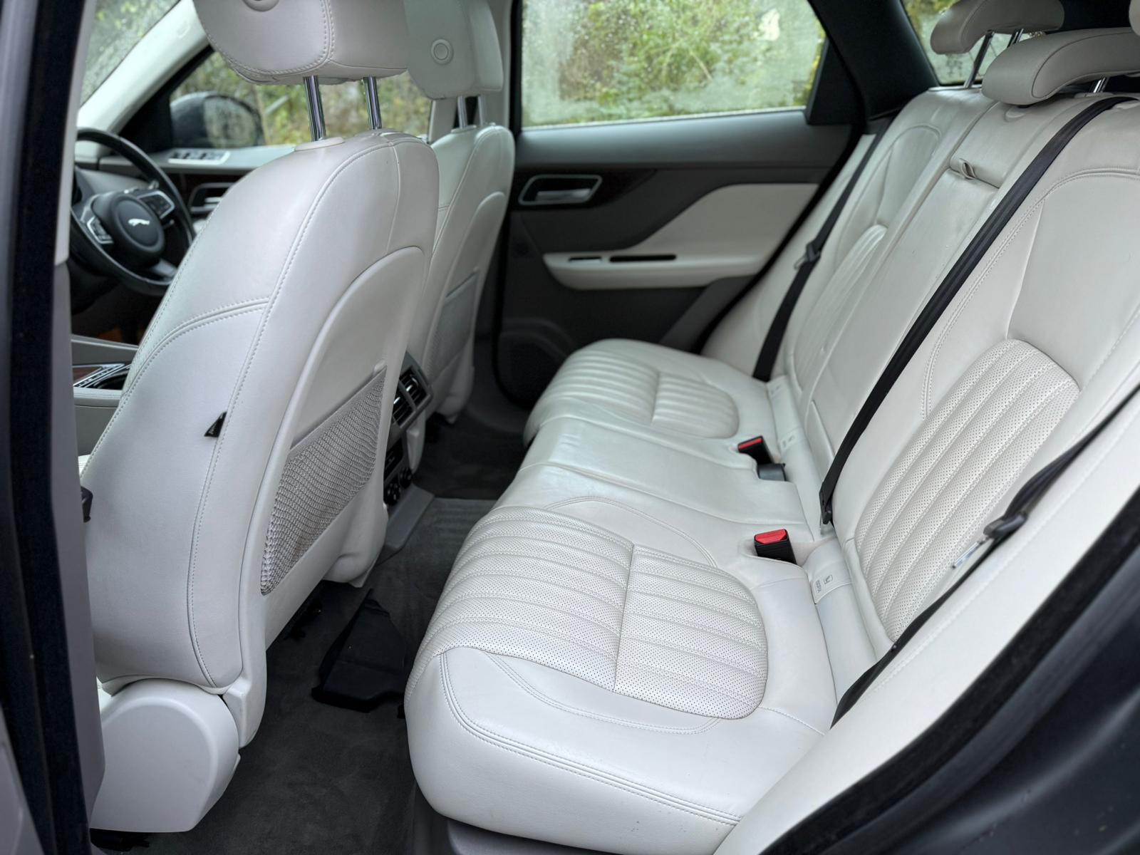 Jaguar F-PACE 2.0 D180 Portfolio SUV 5dr Diesel Auto AWD Euro 6 (s/s) (180 ps)