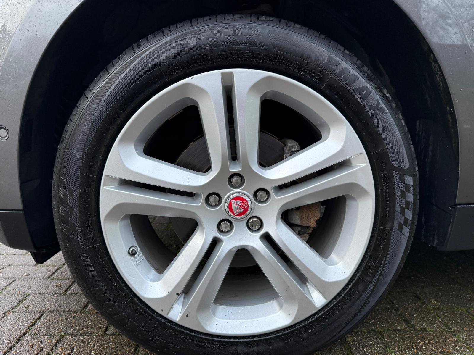 Jaguar F-PACE 2.0 D180 Portfolio SUV 5dr Diesel Auto AWD Euro 6 (s/s) (180 ps)