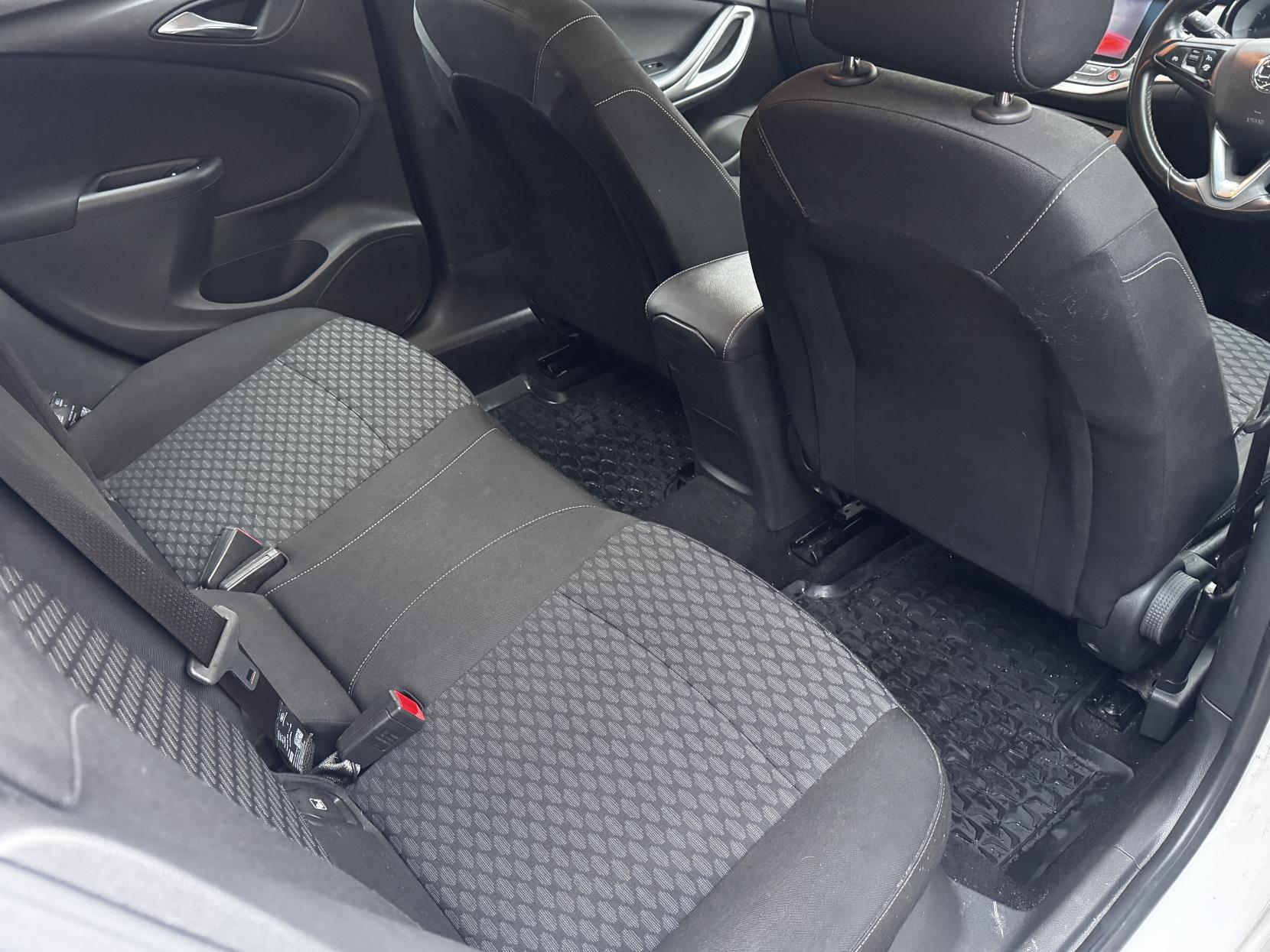 Vauxhall Astra 1.4i Turbo Tech Line Hatchback 5dr Petrol Manual Euro 6 (125 ps)