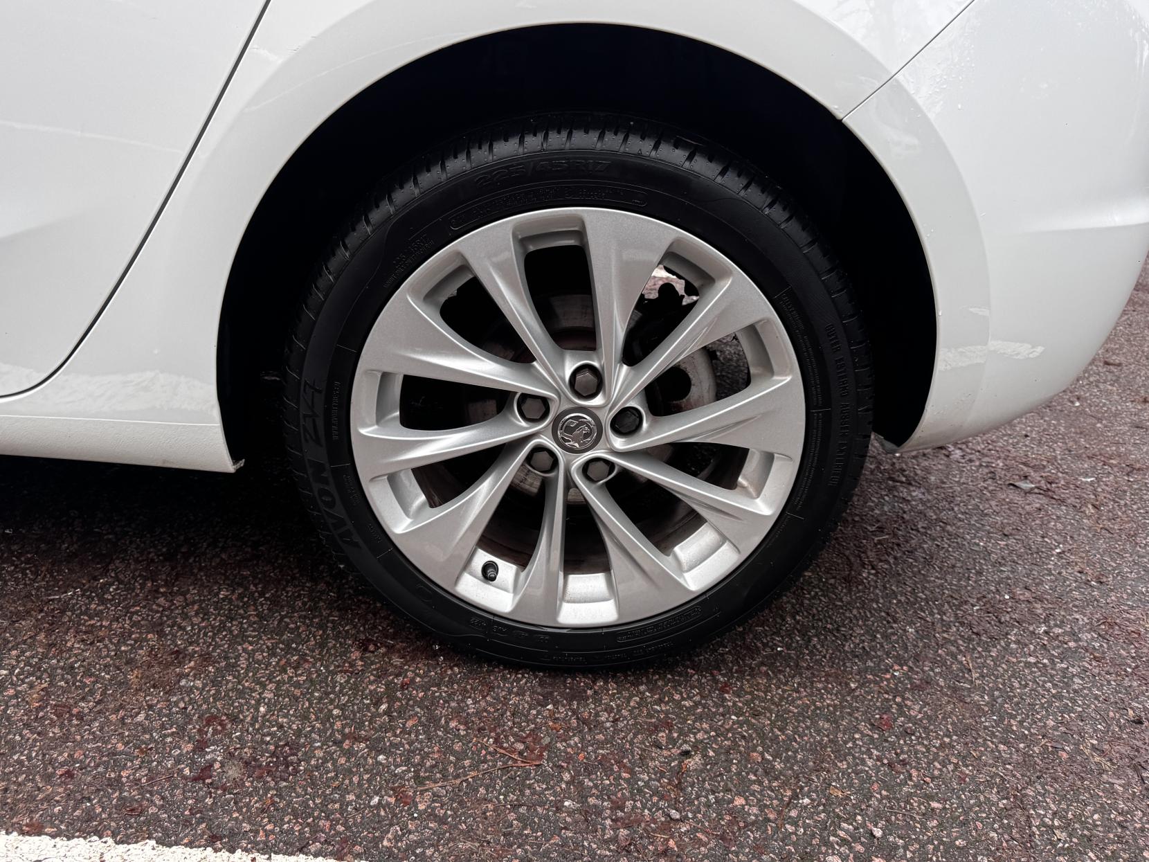 Vauxhall Astra 1.4i Turbo Tech Line Hatchback 5dr Petrol Manual Euro 6 (125 ps)