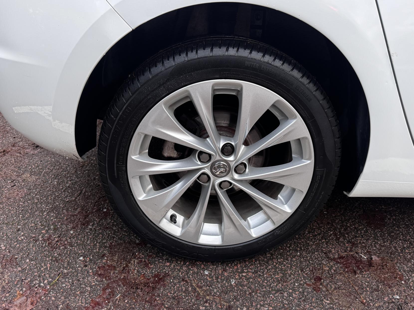 Vauxhall Astra 1.4i Turbo Tech Line Hatchback 5dr Petrol Manual Euro 6 (125 ps)