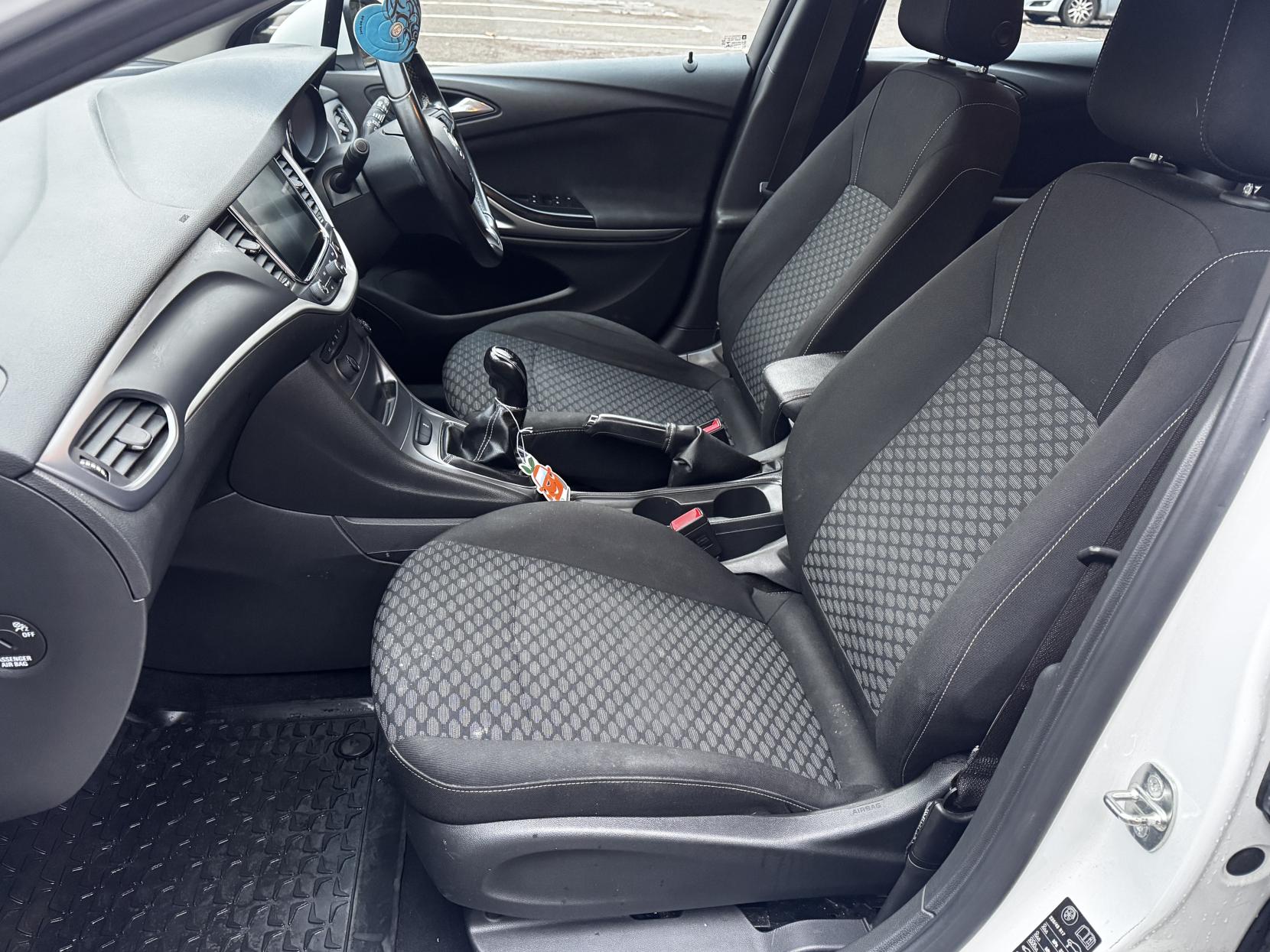 Vauxhall Astra 1.4i Turbo Tech Line Hatchback 5dr Petrol Manual Euro 6 (125 ps)