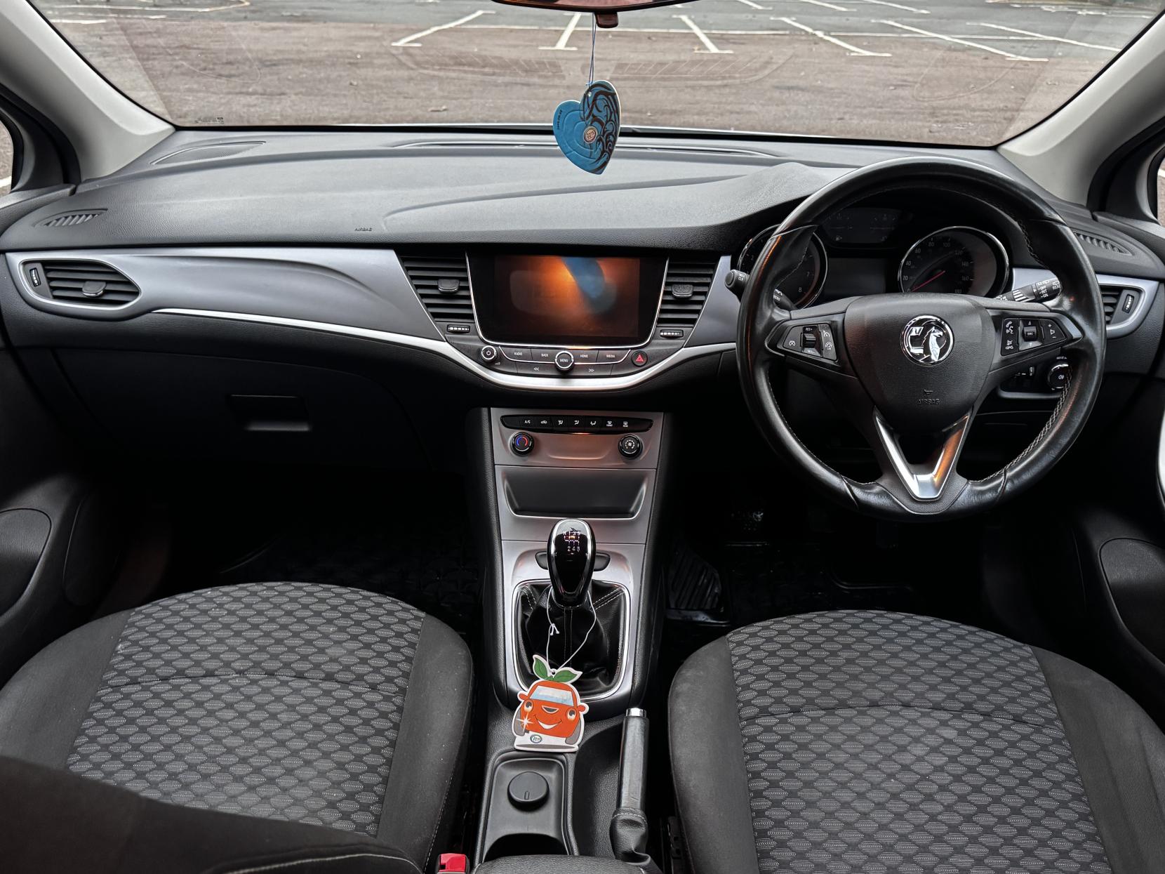 Vauxhall Astra 1.4i Turbo Tech Line Hatchback 5dr Petrol Manual Euro 6 (125 ps)