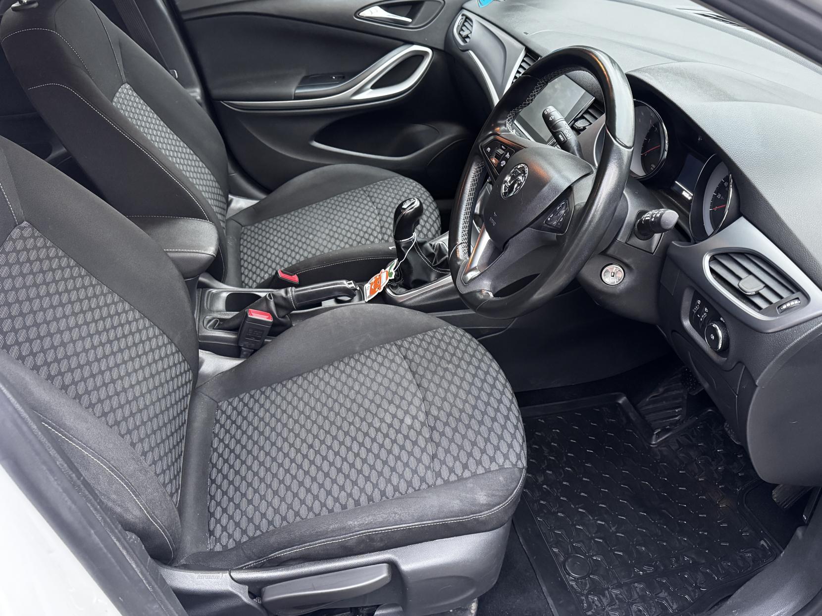 Vauxhall Astra 1.4i Turbo Tech Line Hatchback 5dr Petrol Manual Euro 6 (125 ps)